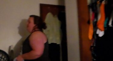 Bliski prijatelji oslikana sobarica sex uradci za dvoje u sobi