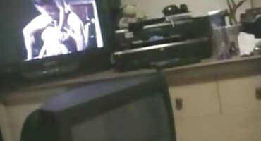 Slatko flert Čučnuo na gumeni kurac novi pornići s intimnim prorezom