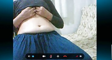 Čovjek sa zadovoljstvom napao pornići karanje ogroman kurac u djevojku