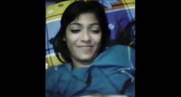 Teen fucks igračku u porno filmovi grupni sex dupe rupu za zabavu