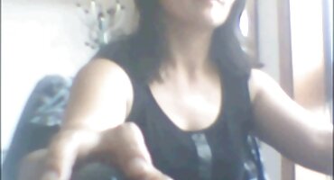 Napaljeni prekrasna masturbira svoju porno filmovi sa starim ženama guzicu