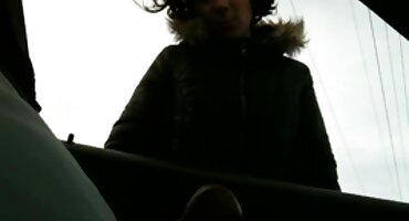 Oslobođena pornići filmovi djevojka na penisu hrabro je skočila