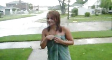 Bogata prsata daje maca novi pornići pumpa vrtlar