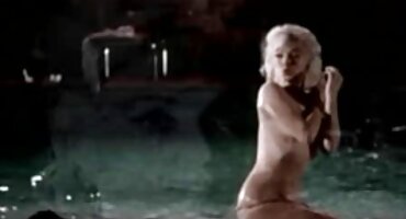 Besraman papar okaljao svoju guzicu porno filmovi matorke filled