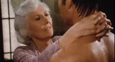 Tamnokosa zvijer predao dva porno filmovi famili crna u hotelu