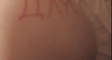 Dijagonalna junica miluje jebacina xx kurac svojim sisama