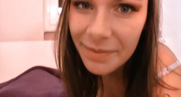 Uzbuđen porno filmovi live Mama Jahanje maca šišmiš