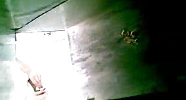 Gospodin u crnoj maski masturbira krivo penis besplatni prno filmovi