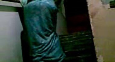 U uredu su stavili psić stil i jebeno jebačina pornić djevojku u gaćice