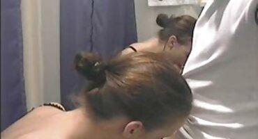 Zrela dama s xxxl porno filmovi Velikim Sisama uhvaćen između sisa i ne samo