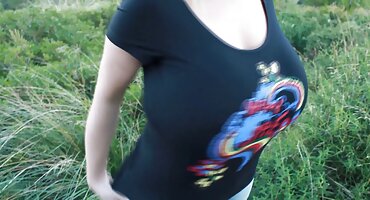 Nakon lekcije anatomije, porno filmovi full djevojka pregledava svoju pičku