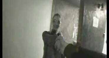 Crnka drolja strastveno Fingering pička i sex jebacina pornici anus