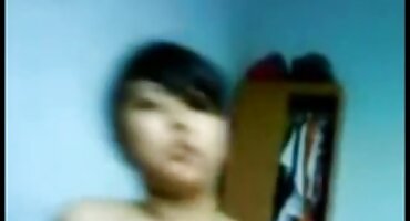 Izbliza falus porno filmovi xxx kauboj provjerava azijski maca