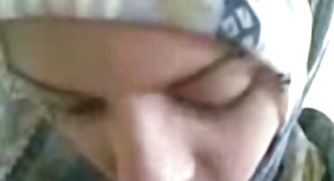 Djevojka uskih očiju sisala je i sjela srpski sexi filmovi na kurac čovjeka s rupom