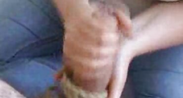 Povlači xnxx filmovi roza gaćice i fucks silikonsku djevojku