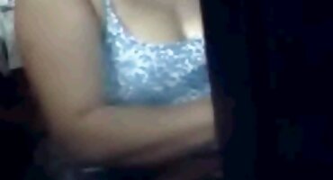 Nakon što je skinula odjeću, pokazala je svoju ljubavni filmovi sa puno sexa sa prevodom guzicu pred kamerom