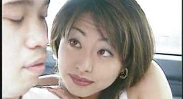 Ljepota s erocki filmovi vibrator razvija njezin šupak s dildo