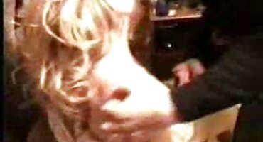 Majstor porno seks klipovi svog zanata dragovoljno jebeno djevojku u dupe