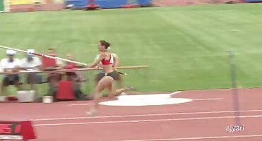 Pametan i besplatni porno film lukav Gospodin vješto je stavio ljepotu na kurac