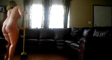 Ispružio porno filmovi matorke je vaginu djevojke svojim ogromnim penisom i jebeno je