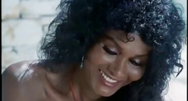 Slaba na prednjoj strani prekrasna dala Stranac U najbolji sexi filmovi Anal