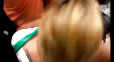 Mladi partner jebeno pornići novi djevojku u kupaonici tvrdi