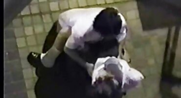 Bez pornic film skidanja uvijača kućanica fucks sebe u dupe