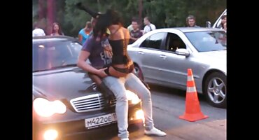 Djevojka ima ass u porno filmovi xxx vrhnje i uzbuđen Ozbiljno