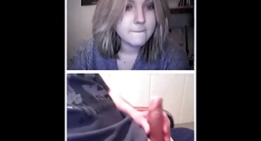 Puna Gol Djevojka prste klitoris i porno seks filmovi masturbira dildo