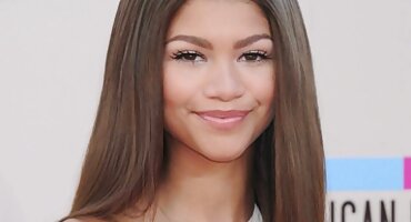 Masna crvenokosa jebanje s perlama pornići karanje i vibrator