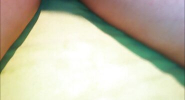 Strastveni momak pees ženu u filmovi sexi dupe i otvara sfinkter