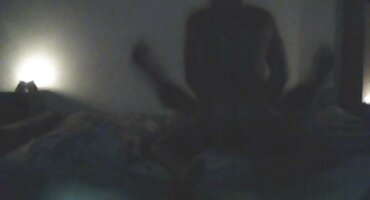 Nepodnošljivo mlijeko pozvalo je crvenu film pornić na seks i ubacilo je