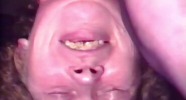 Pumped besplatni sexs filmovi up plavuša zabija djevojku u psećem stilu